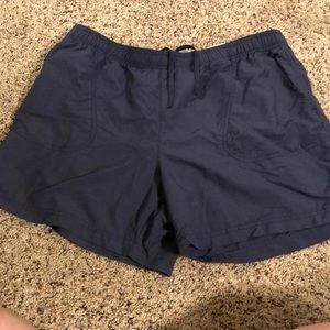 Columbia Women’s Large Sports wear shorts!